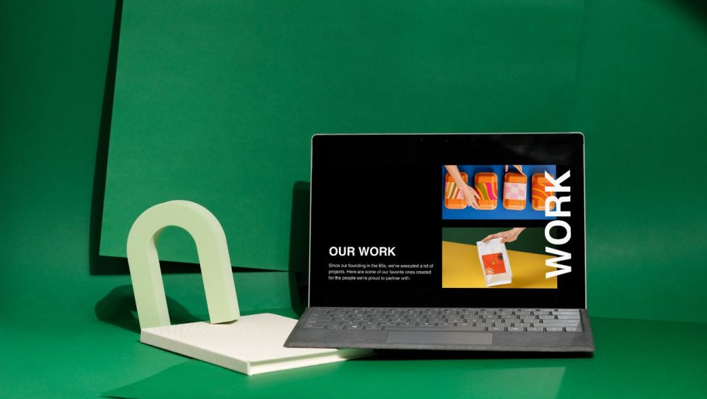 Ordenador portátil con página web