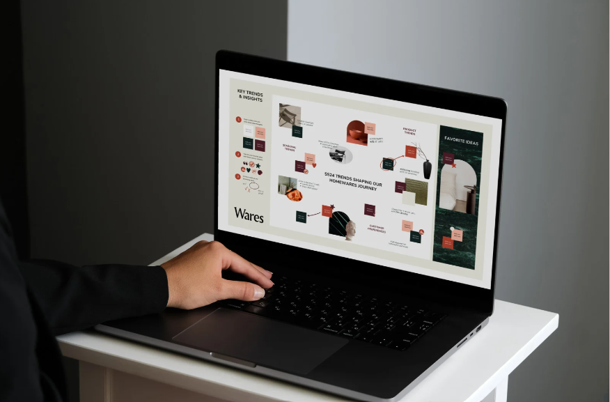 Ordenador accediendo a una tienda online